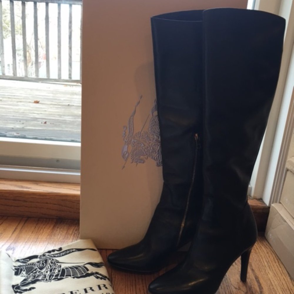 BURBERRY PRORSUM Woman's Boots Heels Shoes Leather Sz 39.5 Eur 9 US EUC